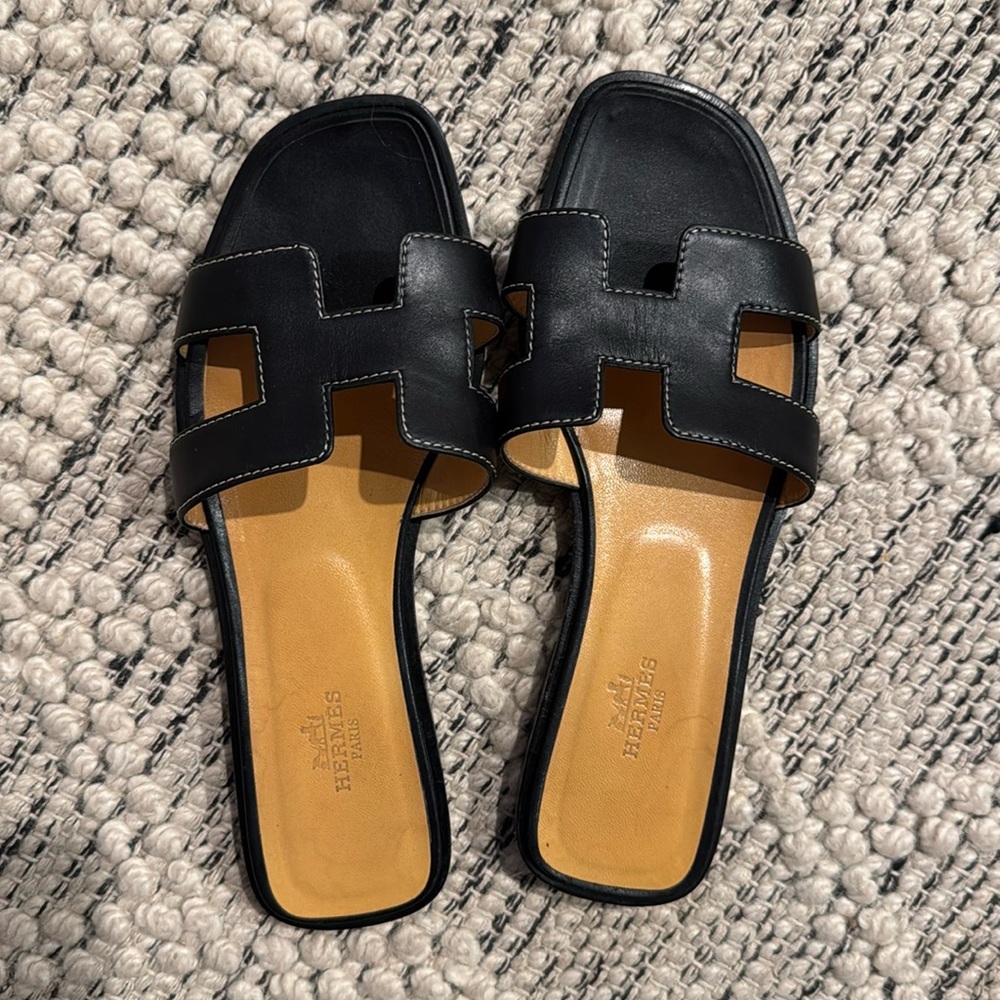 Hermes Oran sandals in black